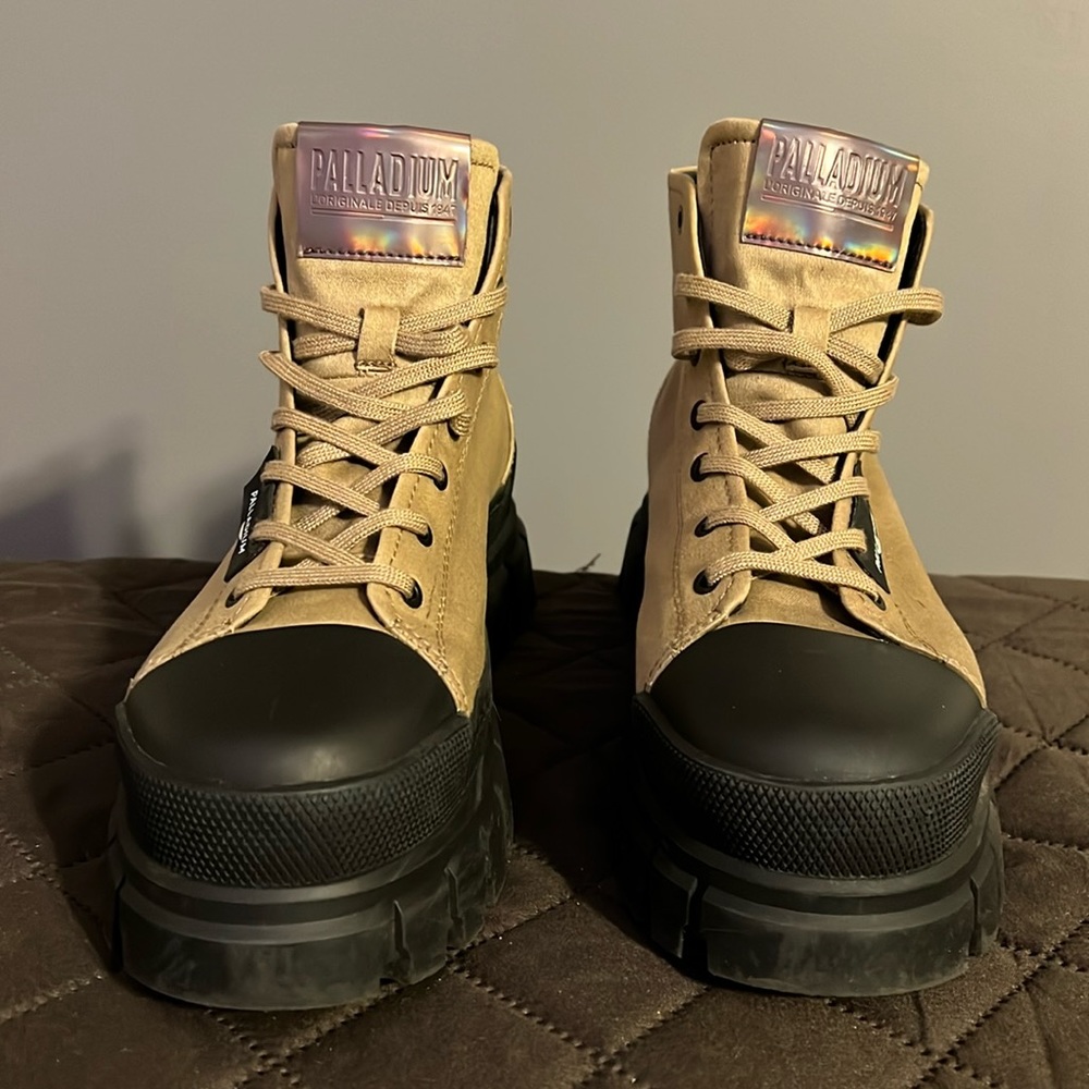 Palladium Revolt Hi Tx New!!!